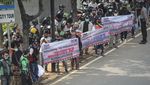Riuh Pebalap MotoGP Sambut Lambaian Tangan Warga
