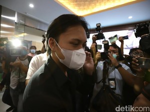 Rizky Febian hingga Reza Arap yang Terseret Kasus Doni Salmanan