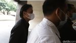 Senyum Tanpa Kata Rizky Febian Sebelum Diperiksa soal Rp 400 Juta