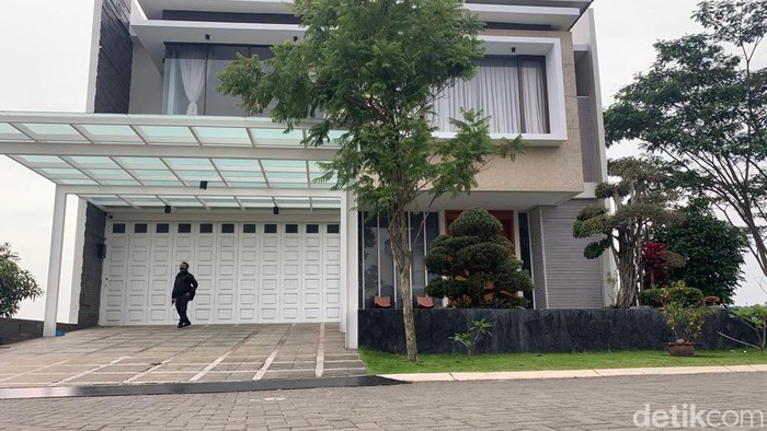 Rumah Doni Salmanan.
