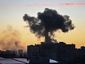 Detik-detik Ibu Kota Kiev Dibombardir Rudal Rusia