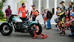 Jokowi Pamer Motor RI 1 ke Marquez cs di Istana