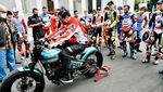 Jokowi Pamer Motor RI 1 ke Marquez cs di Istana