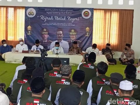 Silaturahmi dan pengajian para eks napiter bersama Gus Baha di Rembang, Rabu 16/3/2022).