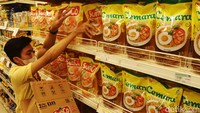 Namun harganya jauh lebih mahal dari harga minyak goreng normal sebelum sempat langka. 