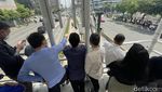 Antusiasme Warga Sambut Parade MotoGP di Jalan Thamrin