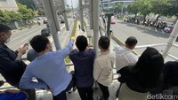 Salah satunya di depan Sarinah, Jalan MH Thamrin, Jakarta Pusat.