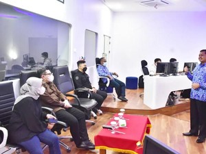 Melihat Kecanggihan Command Center Sumedang