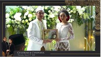 Cyndyana Lorens, adik Kriss Hatta, Kamis (17/3/2022) dinikahi oleh kekasihnya yang bernama Gulfikar. Cyndyana Lorens dinikai dengan mahar logam mulia 5 gram, 170 poundsterling, 320 euro, dan USD 22. Foto: dok. Channel Youtube Rene Wedding