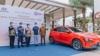 Wall mount charging tersebut memiliki spesifikasi daya 7700 VA dengan tegangan 220 volt.
