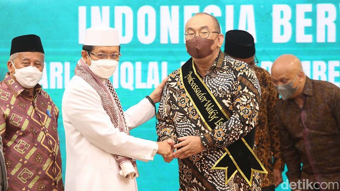 Gerakan Indonesia Berwakaf Gandeng Bank Mega Syariah Badan Pengelola Masjid Istiqlal menyelenggarakan kegiatan Indonesia Berwakaf. Direktur Bank Mega Syariah Yuwono Waluyo menjadi salah satu ambasadornya.
