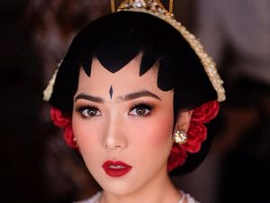 7 Inspirasi Makeup Pengantin Jawa, Menawan Dengan Paes & Riasan Simpel