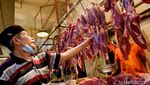 Jelang Ramadan, Intip Harga Sembako di Pasar Senen Jakarta