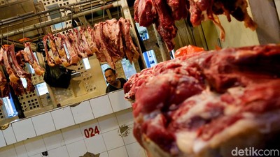 Jelang Ramadan, Intip Harga Sembako di Pasar Senen Jakarta