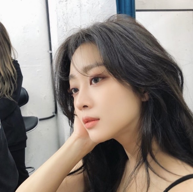 Jo Bo Ah tengah membintangi drama Korea Military Prosecutor Doberman bersama Ahn Bo Hyun. Drama hukum itu mengikuti kisah keduanya sebagai jaksa militer yang melawan pejabat korup. Foto: dok. Instagram Jo Bo Ah