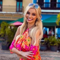 Jadi Miss World, Karolina mencuri perhatian dengan pesonanya yang menawan. Wanita tersebut disebut mirip dengan Barbie dengan penampilannya yang cantik dan tinggi juga berambut pirang. Foto: Instagram @karolinabielawska