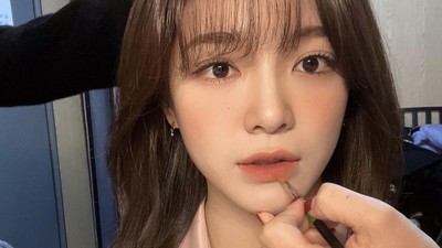 Pesona Kim Sejeong, Bintang Drakor A Business Proposal, Emma Stone Korea