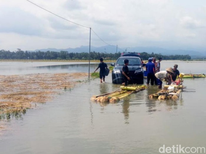 Kondisi terkini sejumlah desa di Purworejo yang dilanda banjir, Kamis (17/3/2022).
