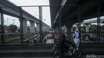 Macet di Tol Jakarta-Cikampek Panjangnya Minta Ampun