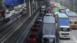 Macet di Tol Jakarta-Cikampek Panjangnya Minta Ampun