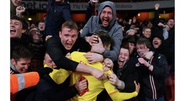 Akun Twitter Liverpool memajang foto perayaan gol dari Roberto Firmino. Foto: Twitter