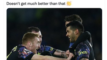 Fans Tottenham Hotspur jelas senang karena semalam mereka menang dan Arsenal selaku klub rival terjungkal. Foto: Twitter