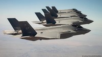 Menteri Pertahanan AS Pete Hegseth, menurut para pejabat AS seperti dilansir Al Arabiya, Rabu (18/6/2025), memberikan sejumlah opsi militer kepada Presiden Donald Trump dan sedang mempertimbangkan pengerahan aset-aset militer lebih lanjut. DW (News)