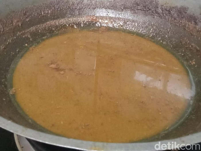 Minyak goreng buatan emak di Bandung