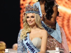 Karolina Bielawska dari Polandia Juara Miss World 2021, Model yang Kuliah S3