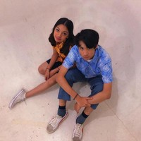 Unggahan Devano baru-baru ini di Instagram yang berhasil membuat netizen menjadi heboh. Pasalnya unggahannya itu mengisyaratkan bahwa hubungan Devano dan Naura telah putus. Dalam foto yang diunggahnya itu Devano menuliskan keterangan thank u yang disertai dengan emoji hati serta lambaian tangan. Foto: Instagram