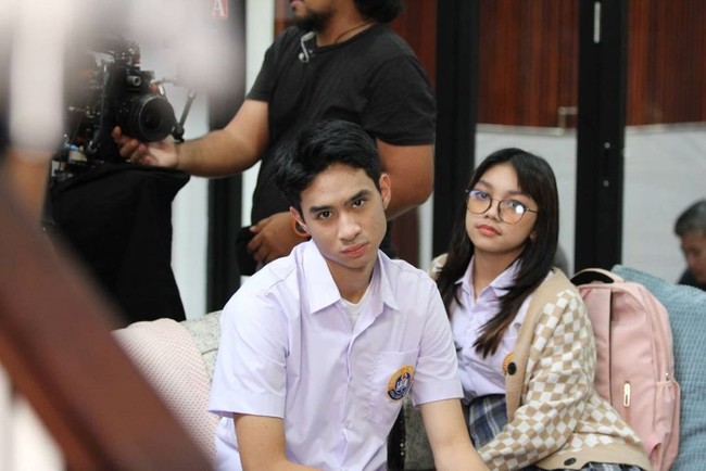 Di sisi lain melalui kolom komentar di akun TikToknya, Naura juga terlihat menuliskan kata-kata yang menyebutkan bahwa dirinya dan Devano telah putus. Dia juga menjelaskan bahwa putusnya hubungan keduanya bukan karena orang ketiga. Foto: Instagram