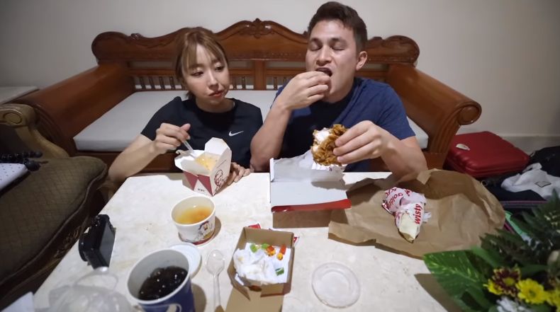 Orang Asing Bandingkan KFC Indonesia dengan KFC Luar Negeri
