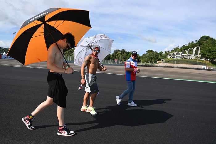 Pertamina Grand Prix of Indonesia alias MotoGP Mandalika bakal digelar pada 18-20 Maret 2022. Jelang balapan, para rider mengikuti sesi pengenalan lintasan.