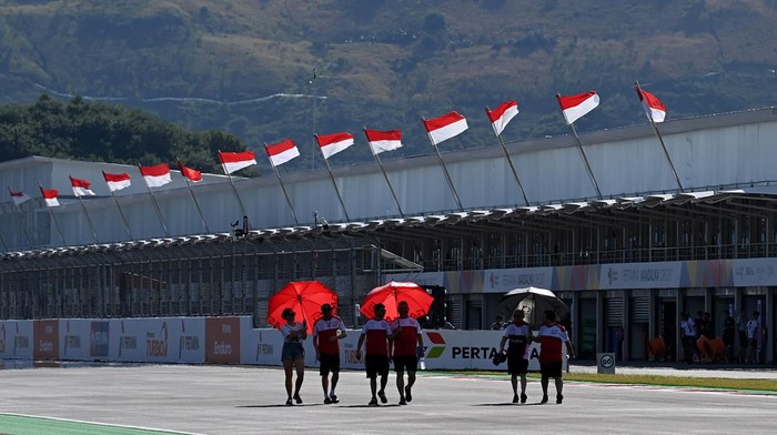 Pertamina Grand Prix of Indonesia alias MotoGP Mandalika bakal digelar pada 18-20 Maret 2022. Jelang balapan, para rider mengikuti sesi pengenalan lintasan.