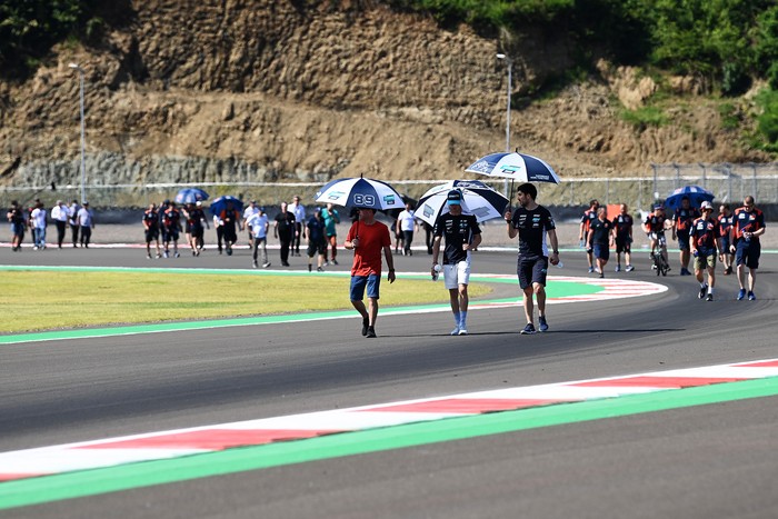 Pertamina Grand Prix of Indonesia alias MotoGP Mandalika bakal digelar pada 18-20 Maret 2022. Jelang balapan, para rider mengikuti sesi pengenalan lintasan.