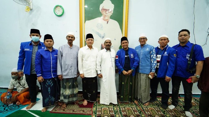 PAN Zulkifli Hasan Ketua Umum PAN Zulkifli Hasan menggelar Roadshow menyapa warga di Wilayah Tapal Kuda Jawa Timur, Rabu (16/3/2022).