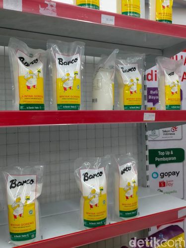 penjualan minyak goreng di minimarket sidoarjo