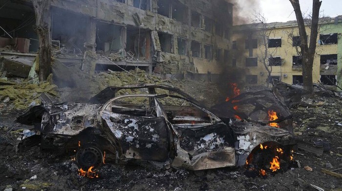 Rusia melakukan invasi ke Ukraina sejak 24 Februari lalu. Invasi itu meninggalkan jejak kerusakan di sejumlah kota di Ukraina. Begini penampakannya.