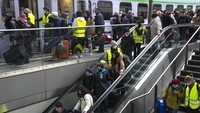 Lebih dari 3 juta pengungsi telah meninggalkan Ukraina hanya dalam tempo 22 hari.  Sebagian besar melarikan diri ke negara tetangga seperti Polandia, Moldova dan Rumania. (AP/Markus Schreiber)