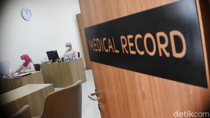 Menapaki tahun ke-16, Brawijaya Healthcare Group telah berhasil memiliki 5 (lima) rumah sakit dan 2 (dua) klinik. 

Brawijaya Hospital Antasari menjadi rumah sakit pertama yang didirikan oleh Brawijaya Healthcare Group dengan memberikan pelayanan kepada ibu dan anak secara komprehensif, modern dan nyaman. 

Ilustrasi rumah sakit, ruang perawatan, kamar rawat inap, suster, perawat dan laboratorium canggih ada disini.