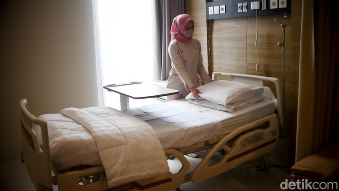 Rumah Sakit Ibu dan Anak yang Modern dan Beri Kenyamanan Menapaki tahun ke-16, Brawijaya Healthcare Group telah berhasil memiliki 5 (lima) rumah sakit dan 2 (dua) klinik.
Brawijaya Hospital Antasari menjadi rumah sakit pertama yang didirikan oleh Brawijaya Healthcare Group dengan memberikan pelayanan kepada ibu dan anak secara komprehensif, modern dan nyaman.
Ilustrasi rumah sakit, ruang perawatan, kamar rawat inap, suster, perawat dan laboratorium canggih ada disini.