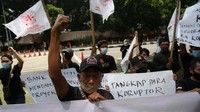 Mereka meminta KPK mengusut dugaan kredit macet di Bank Banten.