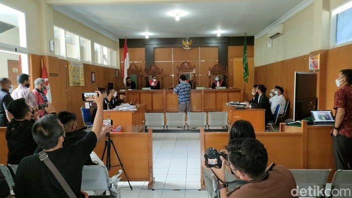 Sidang trio jenderal NII.