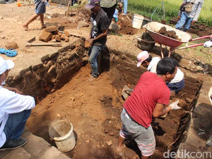 Situs Pandegong Jombang kembali diekskavasi