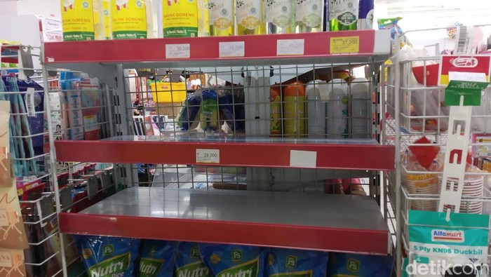 Stok Minyak Goreng di Alfamart Kosong