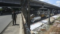 Akibat pengerjaan konstruksi di ruas tol ini menyebabkan kemacetan sejak Rabu (16/3/2022) kemarin.  