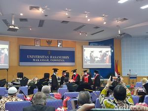 Rektor Unhas Kukuhkan Profesor Kehormatan ke Mentan SYL: Akhirnya Sudah Layak