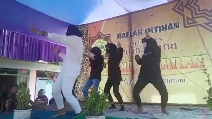 Viral joget seksi di pesantren Pasuruan
