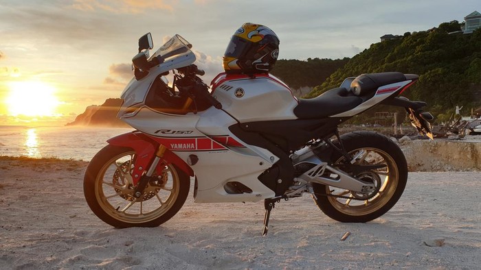 All New Yamaha R15M Connected