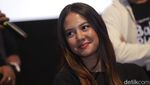 Aduh, Manisnya Senyum Aurelie Moeremans!